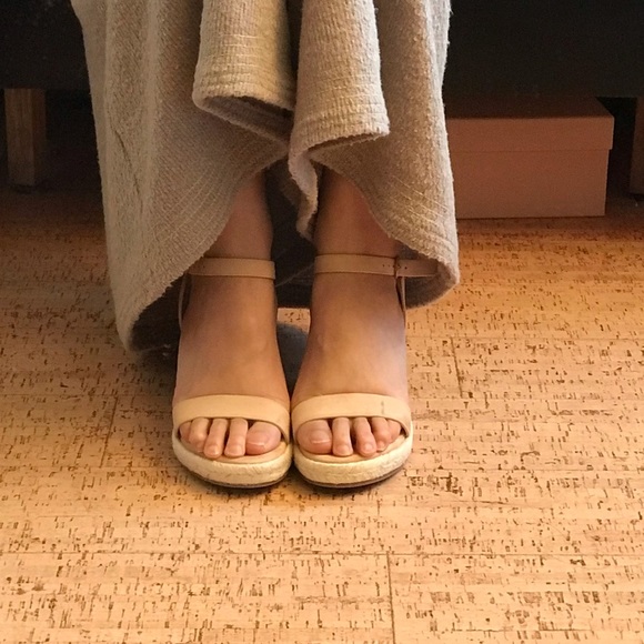 Stuart Weitzman Wedge Sandles - Picture 1 of 8